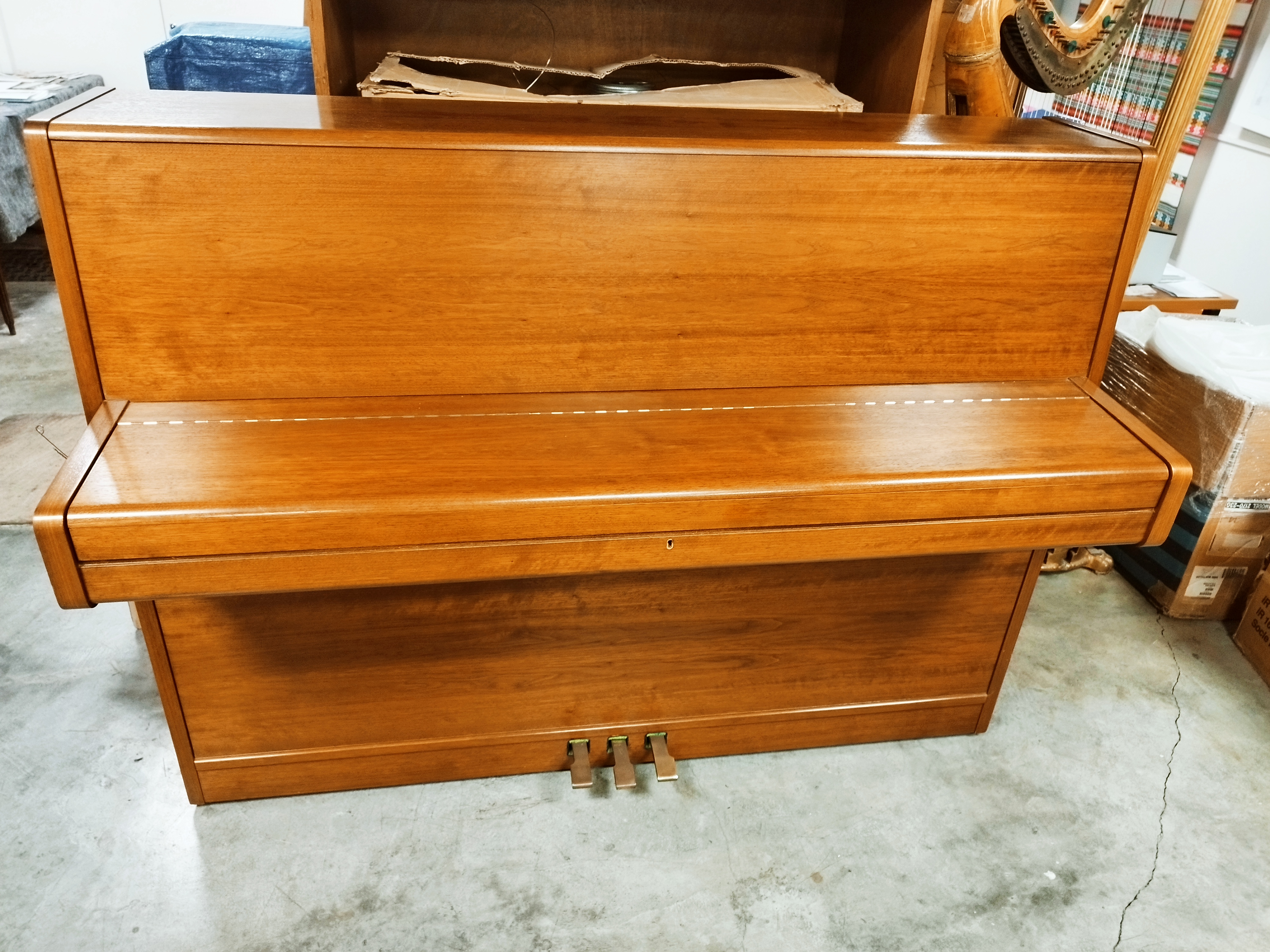 clic pour ouvrir dans un nouvel onglet piano droit Euterpe à acheter sur Montpellier